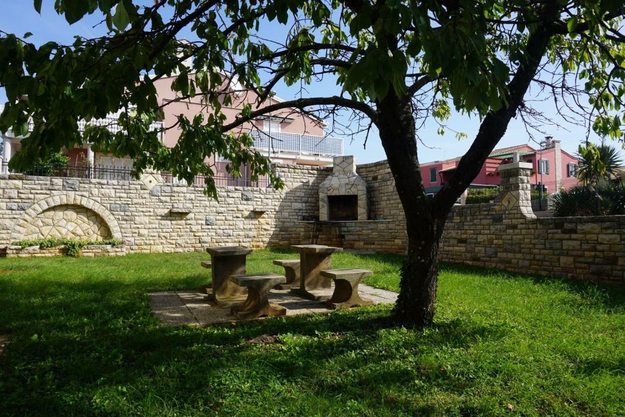 Hotel Mariella Bašanija Exterior foto