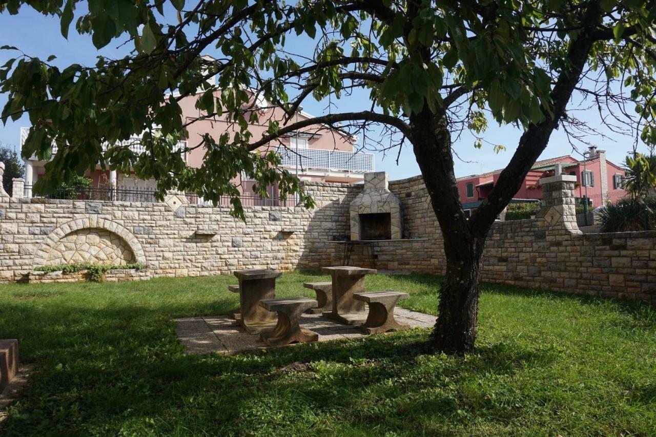 Hotel Mariella Bašanija Exterior foto