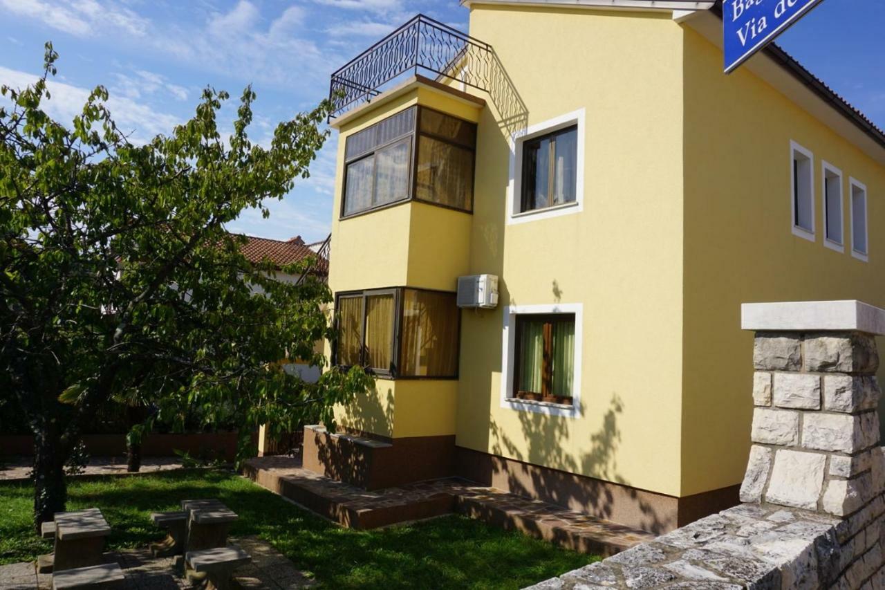 Hotel Mariella Bašanija Exterior foto